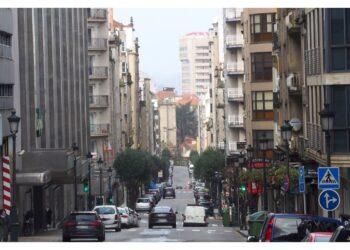 Se quita la pulsera telemática para robar y al ser apresado asegura que llevaba un cuchillo «para cobrar deudas»