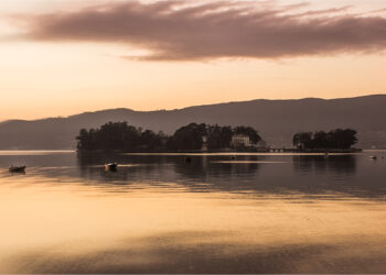 ‘Voando nas Rías Baixas’ llega a la Bahía de San Simón con una ruta gratuita: fechas e inscripciones
