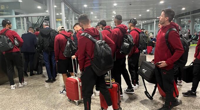 El Celta-Sevilla acaba con escándalo en Balaídos… y en Peinador: robo en el campo y en el aeropuerto