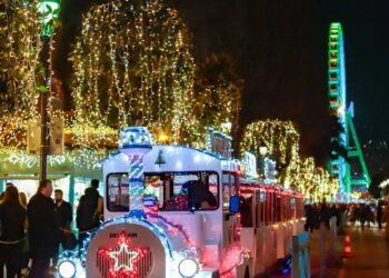 Un clásico de la Navidad de Vigo ya recorre las calles: recorridos, precios y horarios del tren