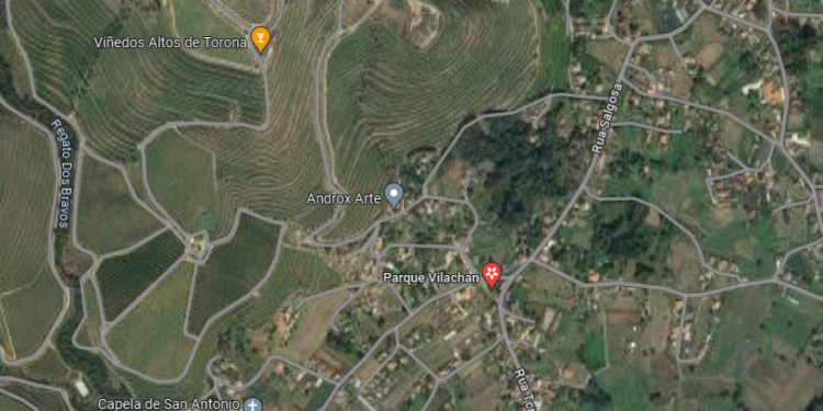 Fallece un hombre en Tomiño tras caer con su coche por un terraplén