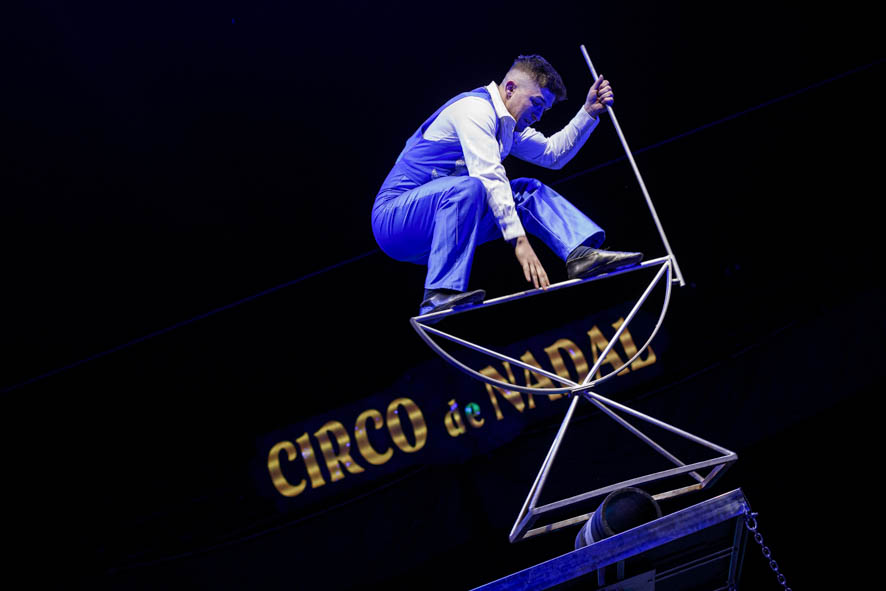 El Circo de Nadal levanta el telón: así es "El Circo Más Extremo 3.0" en la Navidad de Vigo