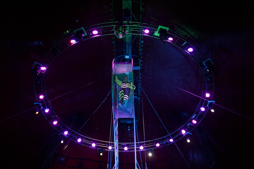 El Circo de Nadal levanta el telón: así es "El Circo Más Extremo 3.0" en la Navidad de Vigo