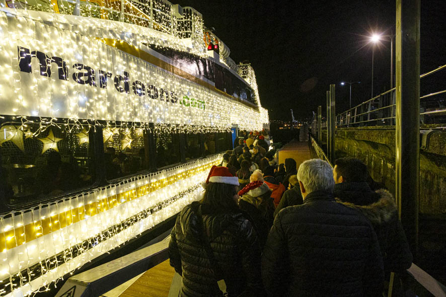 Barco de Nadal de Mar de Ons por la ría de Vigo hasta el puente de Rande
