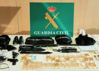 Detenidas cuatro personas por atracar sucursales bancarias en Vilaboa y Pazos de Borbén