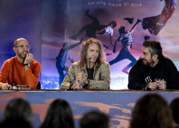 Robe Iniesta cerrará su gira en Vigo: «Es más banda de lo que ha sido Extremoduro nunca»