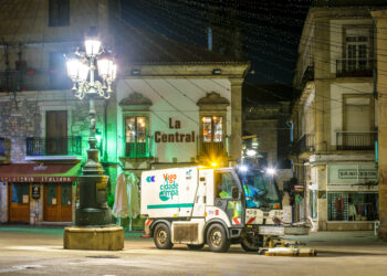 Vigo pone en marcha un operativo especial de limpieza: objetivo 110 toneladas en Navidad