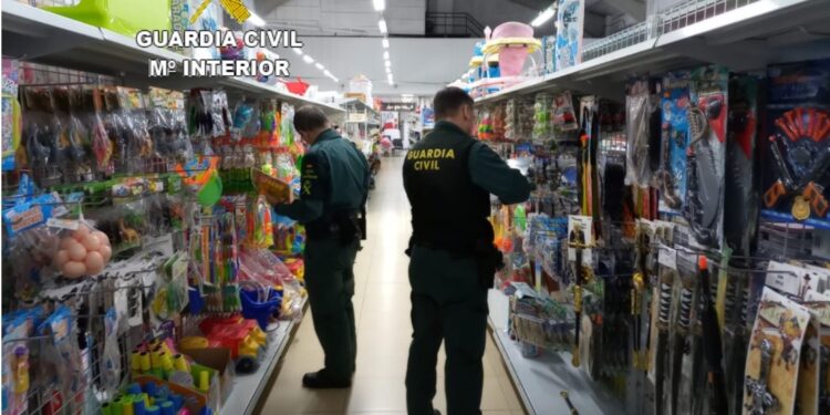 Intervenidos 8.341 juguetes a la venta en Cangas, Ponteareas, O Porriño, Caldas y Lalín