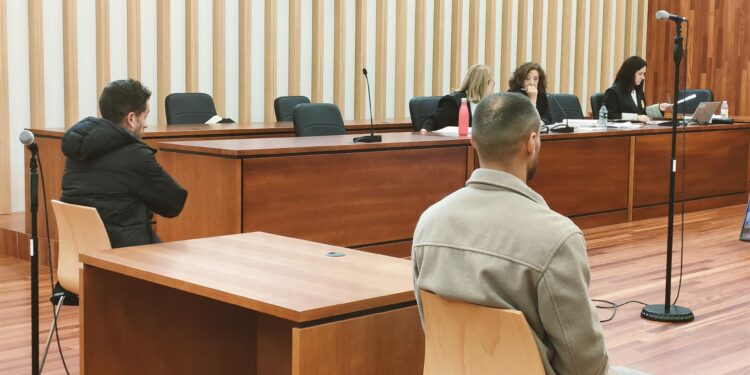 Condenados a 5 y 4 años de cárcel los dos acusados de dar una paliza a dos chicos en Vigo