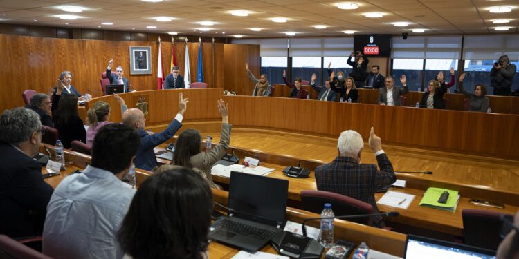 Vigo valida la aprobación provisional del PXOM con el apoyo del PSOE y en medio de protestas