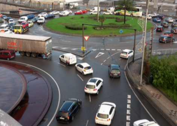 Atasco matinal en Beiramar y el centro de Vigo por una nueva manifestación de la plantilla de Vitrasa