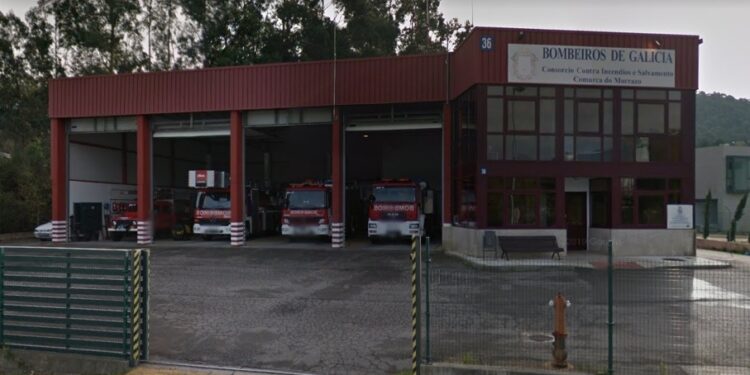 Los servicios de emergencias intervienen en ocho incendios urbanos producidos durante la noche en Galicia