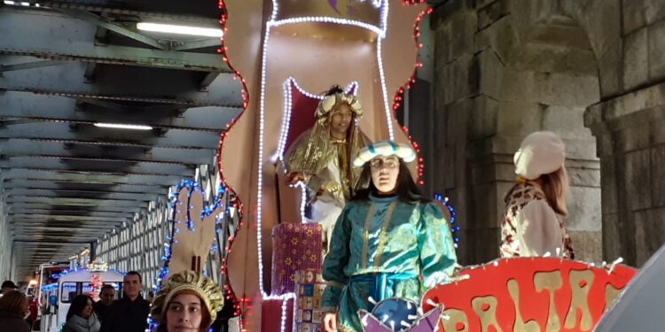Tui y Valença ultiman los preparativos de la Cabalgata Internacional de Reyes