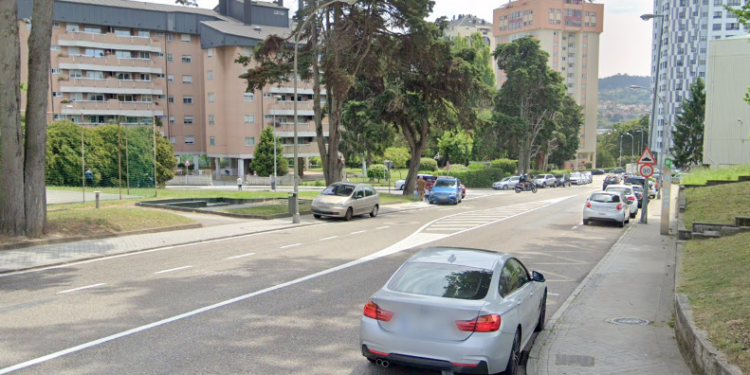 Heridas dos personas en Vigo tras producirse un atropello a un ciclista y una salida de vía