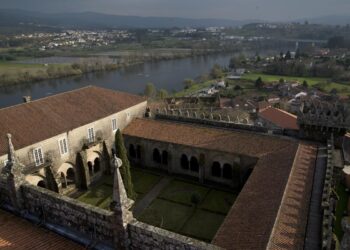 El Gobierno y el Concello de Tui colaborarán en la puesta en valor de la Catedral por su 800º aniversario