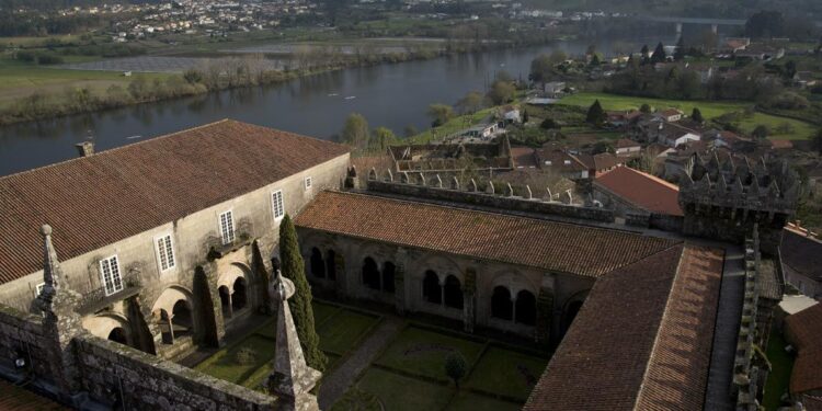 El Gobierno y el Concello de Tui colaborarán en la puesta en valor de la Catedral por su 800º aniversario