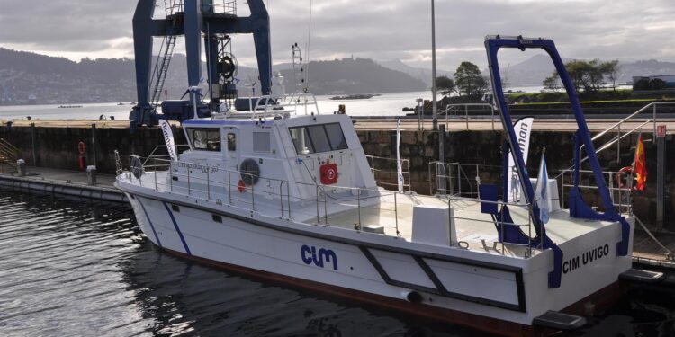 UVigo y Rodman Polyships presentan el nuevo buque oceanográfico para el Centro de Investigacións Mariñas