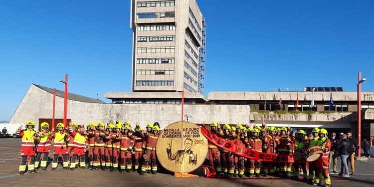 Los bomberos de Vigo “devuelven” la Medalla de Oro de la ciudad por la “nefasta gestión” del servicio