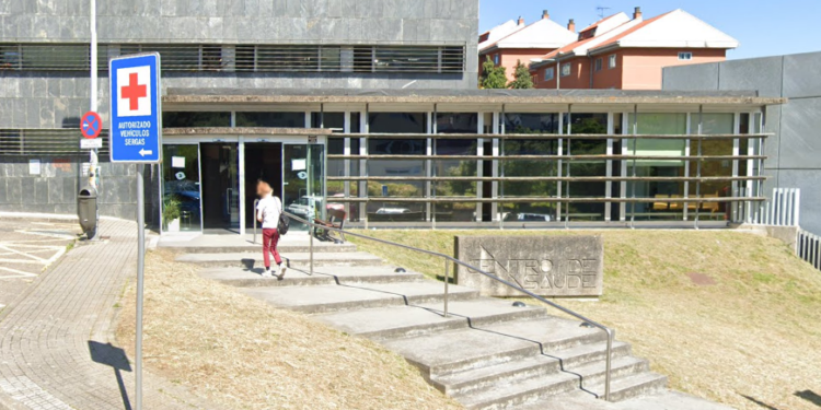 Vecinos de Teis denuncian “falta de médicos” en horario de tarde en el centro de salud