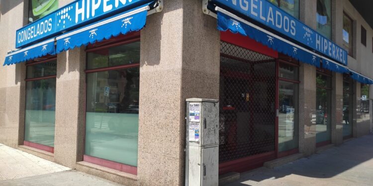 Hiperxel reabrirá más de 20 tiendas en Galicia tras la compra de la marca por parte de una empresa ourensana