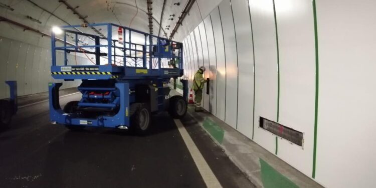 Transportes adjudica por 4,7 millones las obras de eficiencia energética del túnel de A Cañiza, en la A-52