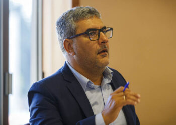 El PP de Vigo pregunta por el cambio de la cubierta de la piscina del Carmen ante su estado de “abandono”