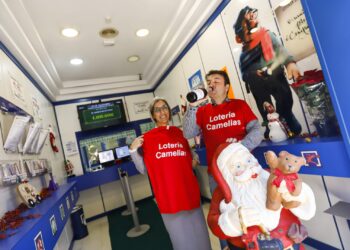 Los dos puntos de venta con más fortuna en Vigo reparten ‘El Gordo’: sendos décimos en Camelias y Porta do Sol