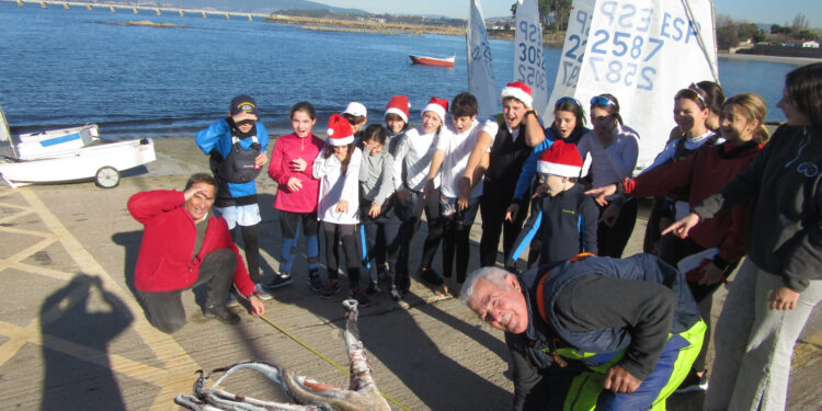 INOCENTADA | Capturado un pulpo de 26 kilos y dos metros de longitud en Vigo