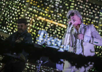 Tony Lomba y Eladio Santos vuelven por Navidad y amenazan con tocar su “peor canción”