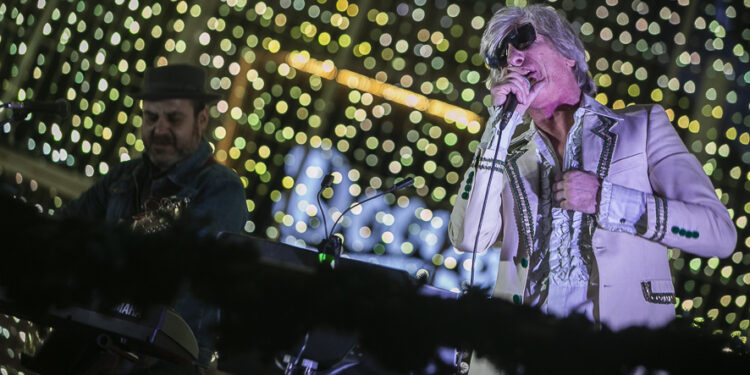 Tony Lomba y Eladio Santos vuelven por Navidad y amenazan con tocar su “peor canción”