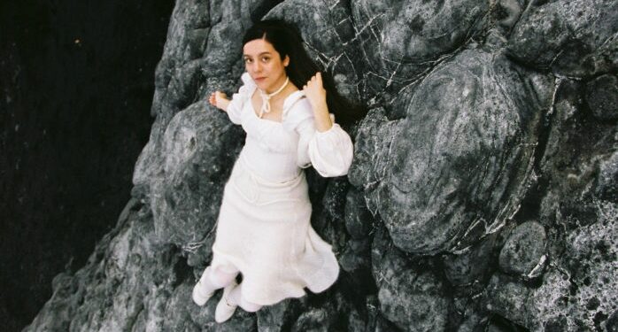 Valeria Castro, cantautora revelación de la música española, actuará en Vigo la próxima primavera