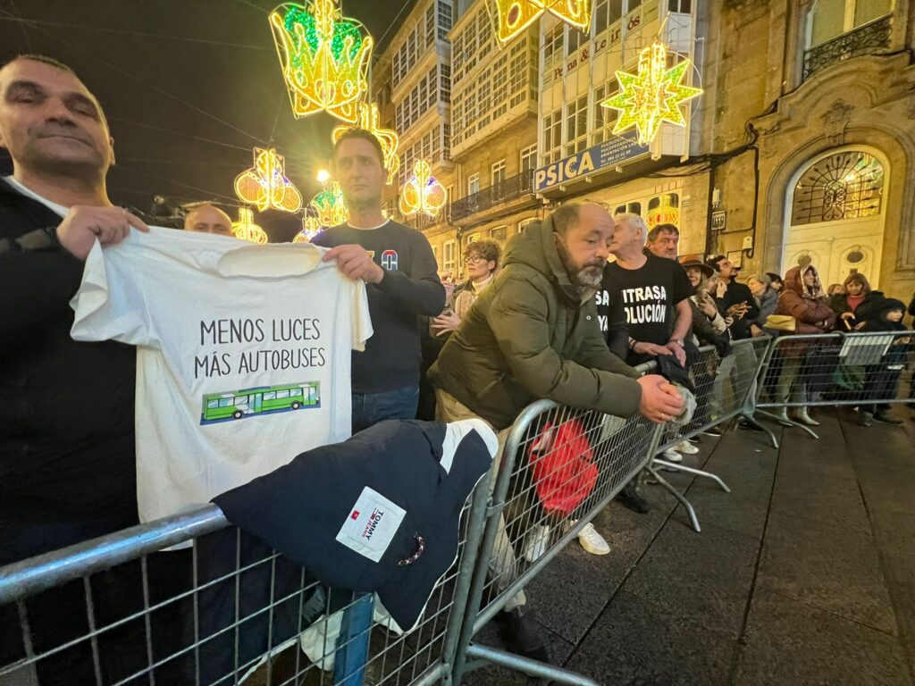 Se acaba la Navidad de Vigo... continúan las quejas de los trabajadores de Vitrasa