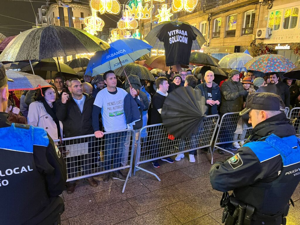 Se acaba la Navidad de Vigo... continúan las quejas de los trabajadores de Vitrasa