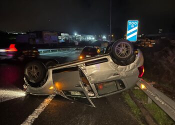 Cinco personas evacuadas, entre ellas una embarazada, en un accidente con seis coches en Vigo