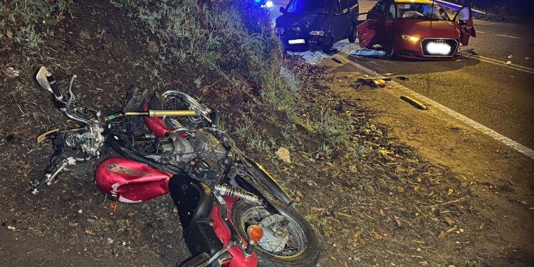 Un fallecido y tres heridos graves en un brutal accidente en la parroquia de Coruxo