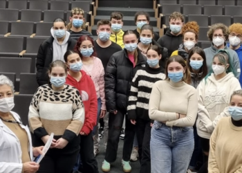 Una nueva generación de TCAE inicia sus prácticas en el Cunqueiro