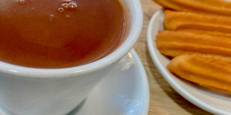 Chocolate con churros. Julio Alonso