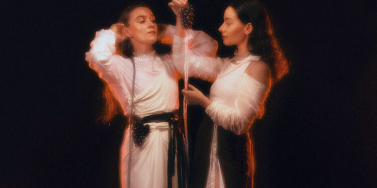 Fillas de Cassandra presenta o seu novo «convite ao festexo colectivo e catártico» en Vigo