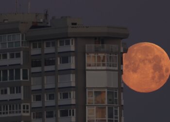 Vigo vive una jornada primaveral, con la temperatura máxima de Galicia, a la espera de la lluvia