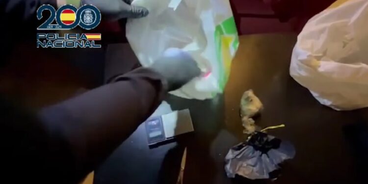 Detenido un hombre por tráfico de drogas: elaboraba y vendía desde su propia casa en el Calvario