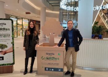 El CC Gran Vía transformará tapones de plástico en árboles para reforestar los montes de Coruxo