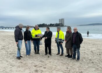 Caballero descarta la presencia de pellets en las playas de Vigo y carga contra la Xunta: «No me fío de sus análisis»