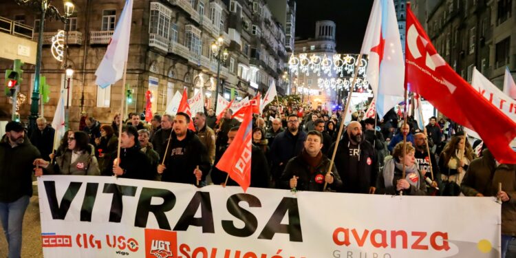 Una protesta de trabajadores de Vitrasa provoca retenciones en la zona de Beiramar