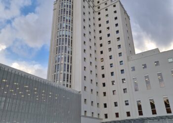 La Ciudad de la Justicia de Vigo acoge el primer pleno del TSXG lejos de A Coruña