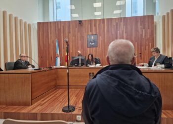 Multado con 3.150 euros por tocar el pecho y las nalgas a la dueña de un bar de Vigo