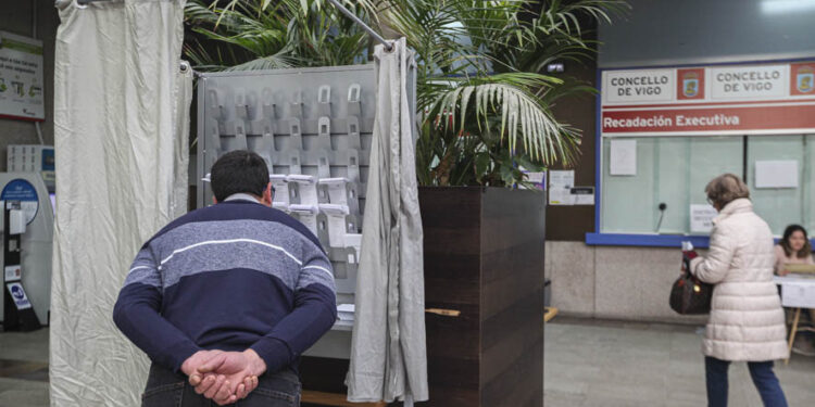 Caballero, el más madrugador en la jornada electoral