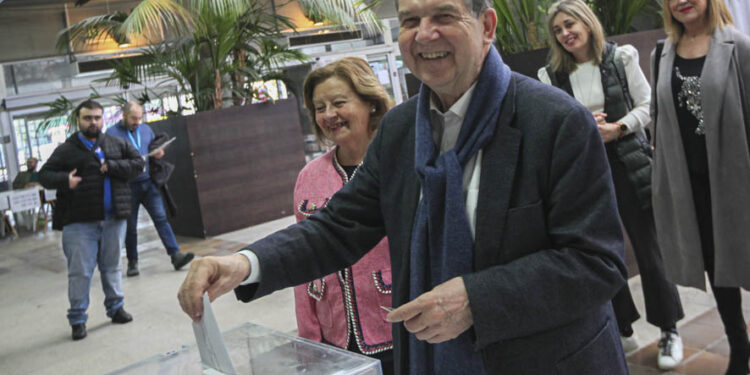 Caballero, el más madrugador en la jornada electoral