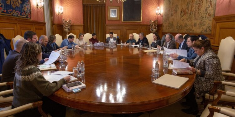 La Diputación destina 2,3 millones para que 15 ayuntamientos contraten a 172 personas