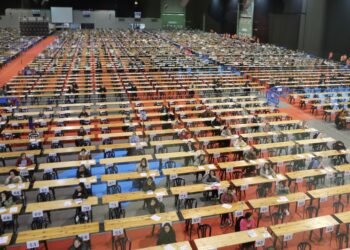 Casi 1.800 opositores optan en Silleda a una plaza del Sergas