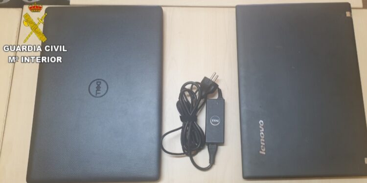 En libertad con cargos una pareja tras robar en la iglesia de San Francisco de Tui y una escuela infantil en Tomiño